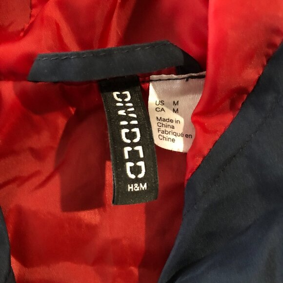H&M Divided Mens M Full Zip Blue Red White Hooded Full Zip Windbreaker Jacket - Picture 4 of 7